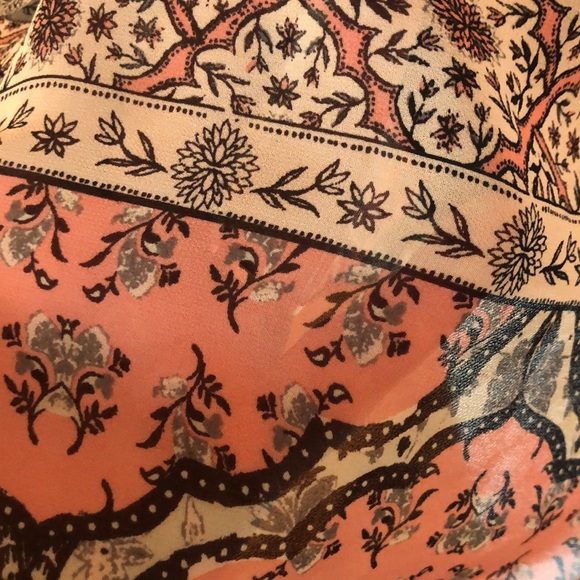 Beautiful Cold Shoulder Top Sz 1X - Picture 4 of 10